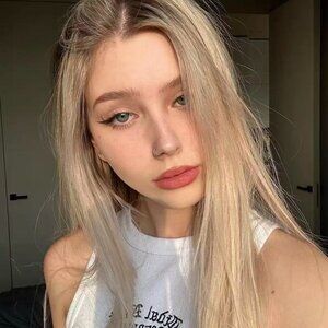 Meet your Posher, Yvette